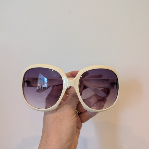 Chic White and Purple Sunglasses - Picture 1 of 8